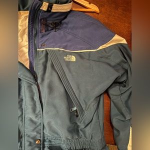 Vintage North Face GORE-TEX Jacket Women’s size 8 (Small-Medium)